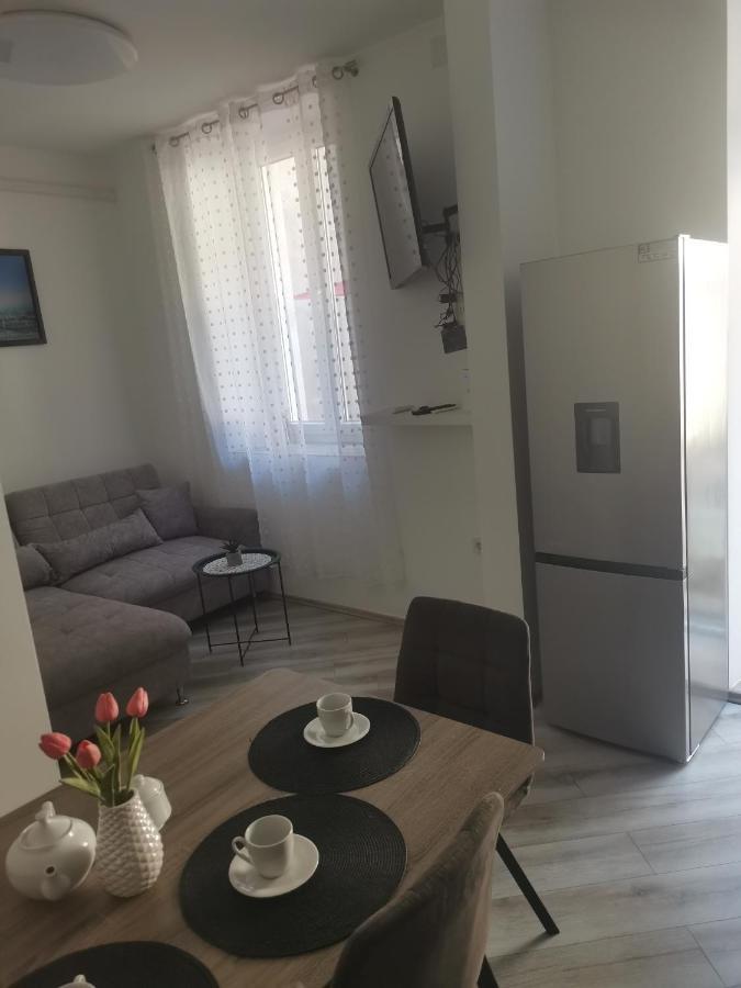 Studio Apartman Kristina Apartment Pula Exterior foto